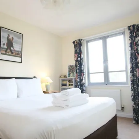 Spacious Family With Parking In Clifton * Bristol