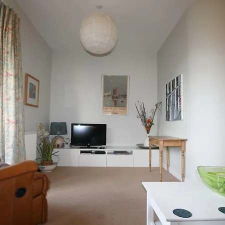 Spacious Family With Parking In Clifton * Бристоль